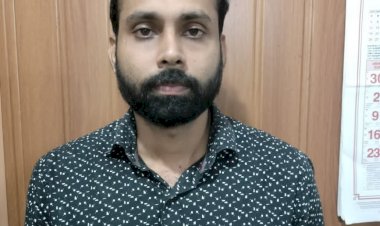 വിദേശത്തേക്ക് വിമാന ടിക്കറ്റ് വാഗ്ദാനം ചെയ്ത് ലക്ഷങ്ങൾ തട്ടിയ യുവാവ് പിടിയിൽ