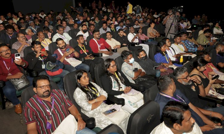 രാജ്യാന്തര ചലച്ചിത്രോത്സവവേദിയില്‍ കയ്യടി നേടി സമസ്താലോക