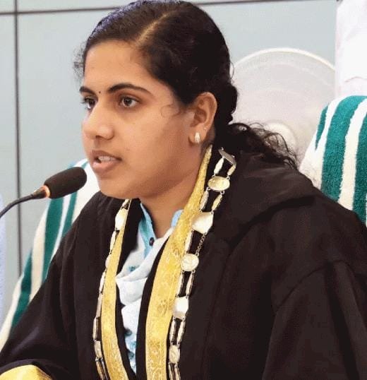 ആര്യ രാജേന്ദ്രനും നേതൃത്വത്തിനുമെതിരെ ആഞ്ഞടിച്ച് അംഗങ്ങൾ