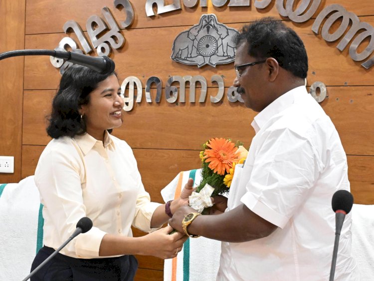 ​കെ ജി  രാധാകൃഷ്ണൻ എറണാകുളം ജില്ലാ പഞ്ചായത്ത് പ്രസിഡന്റ്