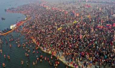 ​തിരുനാവായയിൽ ഭക്തിസാന്ദ്രമായി കേരള കുംഭമേള നിളാതീരത്തേക്ക് ഭക്തജനപ്രവാഹം