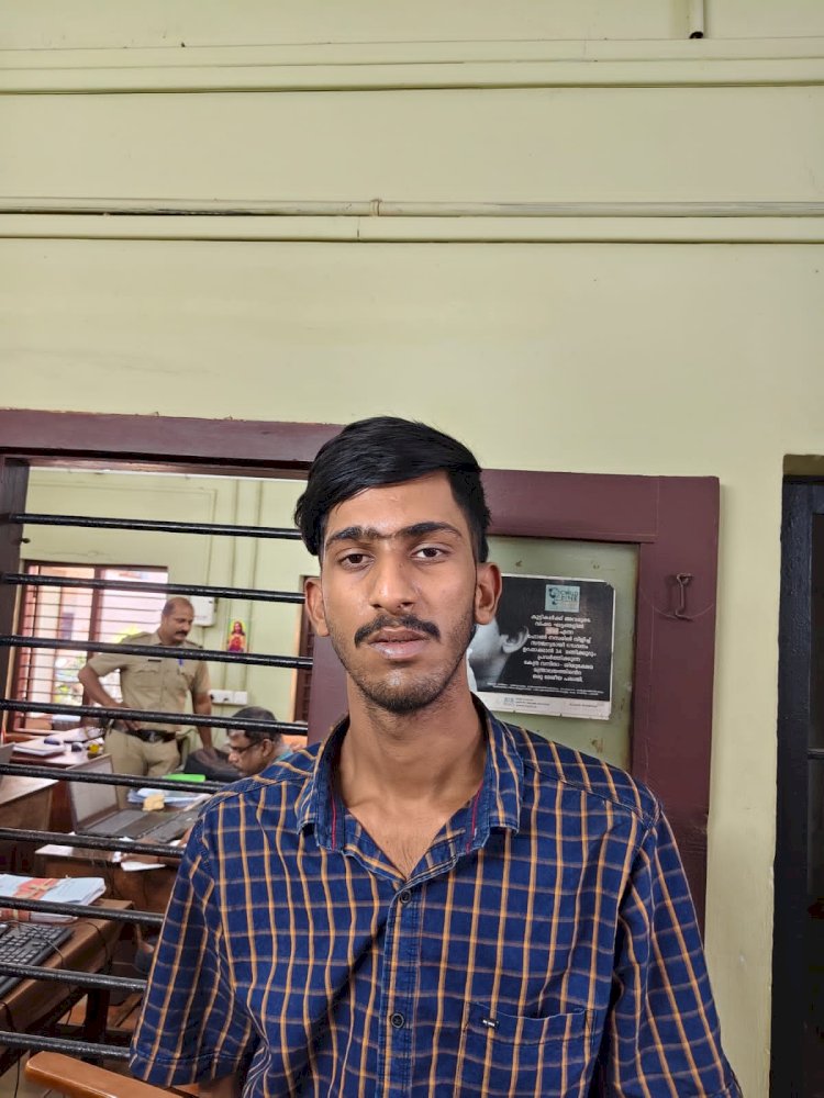 ​വരാപ്പുഴയിൽ ബൈക്ക് മോഷ്ടിച്ച മൂന്നംഗ സംഘം പിടിയിൽ