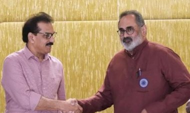 ഒരു മനസും രണ്ട് ശരീരവുമായി ബിജെപിയും ട്വന്റി 20യും