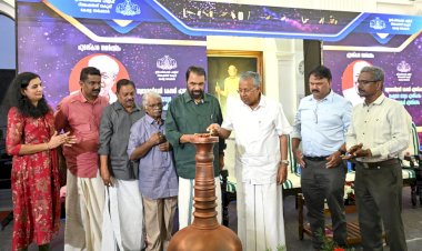 വാച്ച് ഡോഗ് മാറി ലാപ് ഡോഗ് ആകുന്നു മാധ്യമങ്ങൾ കോർപ്പറേറ്റ് താൽപ്പര്യങ്ങൾക്ക് വഴങ്ങുന്നു മുഖ്യമന്ത്രി