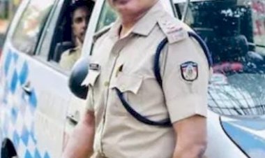 16 വയസ്സുകാരിയെ പീഡിപ്പിച്ച കേസിൽ മുൻ പൊലീസ് ഉദ്യോഗസ്ഥനും മോട്ടിവേഷണൽ സ്പീക്കറുമായ ഫിലിപ്പ് മമ്പാട് അറസ്റ്റിൽ