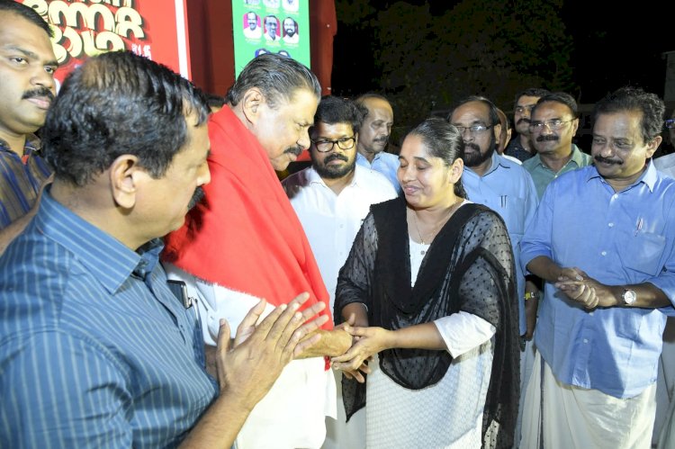 പയ്യന്നൂർ രക്തസാക്ഷി ഫണ്ട് വിവാദം എം.വി. ഗോവിന്ദനും വി. കുഞ്ഞിക്കൃഷ്ണനും നേർക്കുനേർ