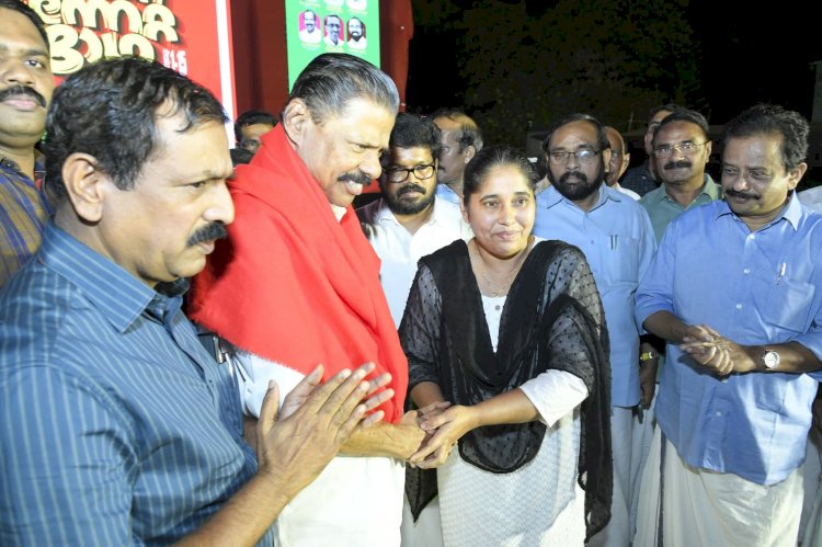പയ്യന്നൂർ രക്തസാക്ഷി ഫണ്ട് വിവാദം എം.വി. ഗോവിന്ദനും വി. കുഞ്ഞിക്കൃഷ്ണനും നേർക്കുനേർ