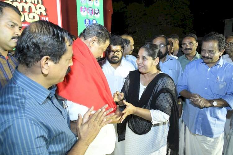 പയ്യന്നൂർ രക്തസാക്ഷി ഫണ്ട് വിവാദം എം.വി. ഗോവിന്ദനും വി. കുഞ്ഞിക്കൃഷ്ണനും നേർക്കുനേർ