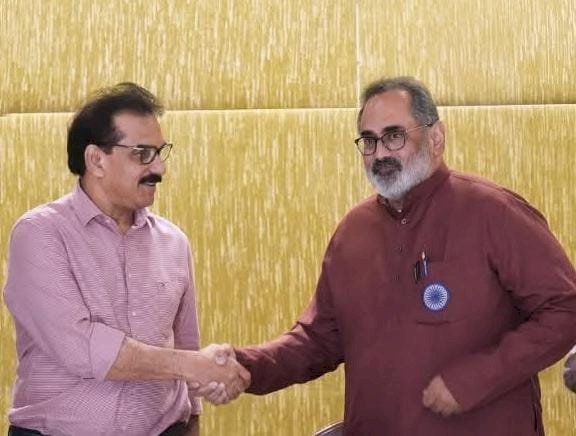 ഒരു മനസും രണ്ട് ശരീരവുമായി ബിജെപിയും ട്വന്റി 20യും