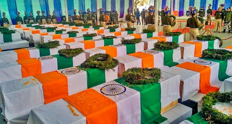 പ്രണയപ്പൂക്കൾക്കിടയിൽ മായാത്ത രക്തനക്ഷത്രങ്ങൾ പുൽവാമയുടെ നൊമ്പരത്തിന് ഇന്ന് ഏഴ് ആണ്ട്