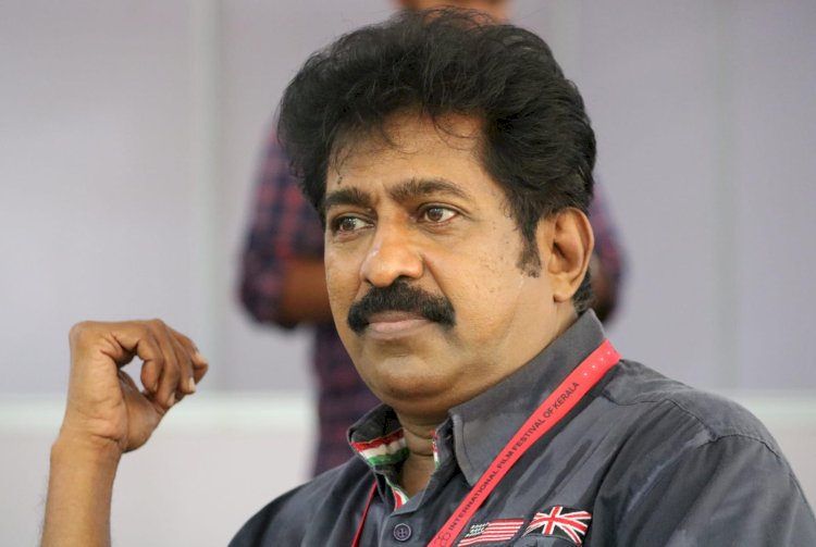 പ്രേംകുമാർ കോൺഗ്രസ് വേദിയിലേക്ക്