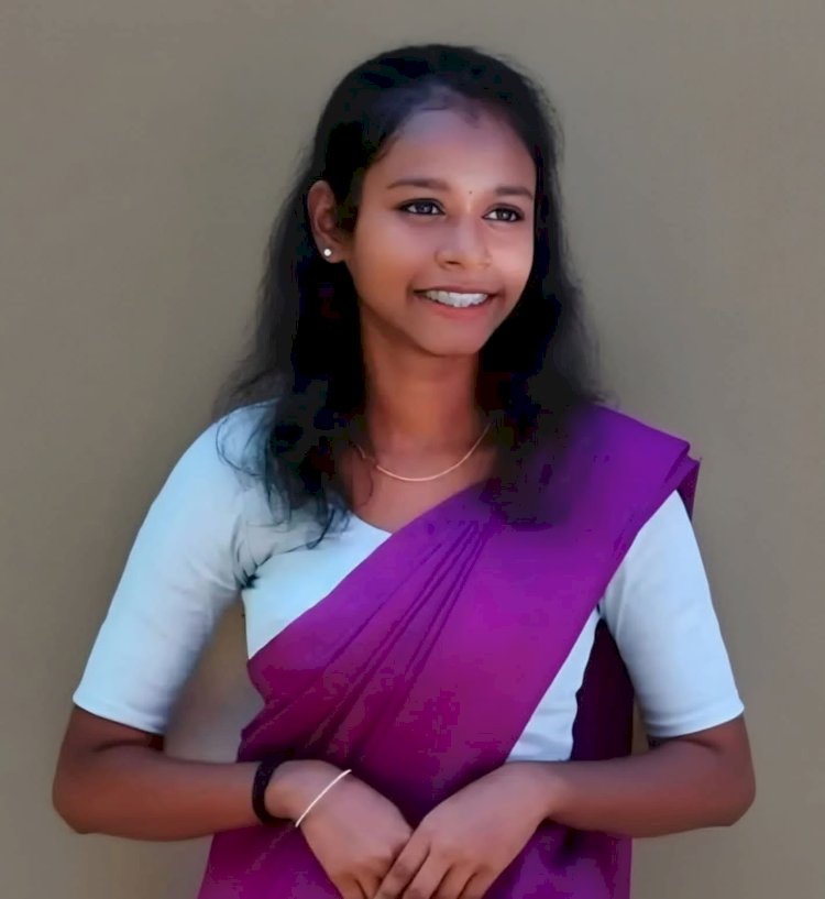 ശാസ്താംകോട്ടയിൽ നാടൻപാട്ട് സംഘത്തിന്റെ വാൻ അപകടത്തിൽപ്പെട്ടു ഗായിക ലക്ഷ്മി മരിച്ചു