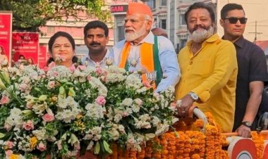 തൃശൂരിൽ കരുത്ത് കാട്ടി മോദിയുടെ റോഡ് ഷോ