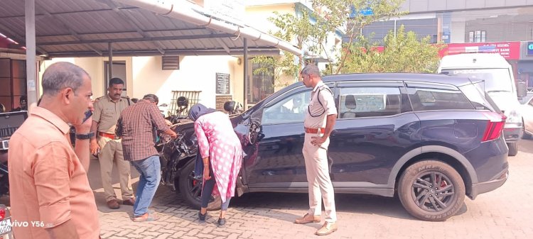 അങ്കമാലിയിൽ വിദ്യാർത്ഥിനിയെ ഇടിച്ചുതെറിപ്പിച്ച വാഹനം പിടികൂടി