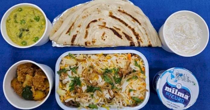 തിരുവനന്തപുരം കാസർകോട് വന്ദേഭാരത് മെനു പരിഷ്കരിച്ചു മട്ടയരി ചോറും ബിരിയാണിയും ഇനി തീൻമേശയിൽ