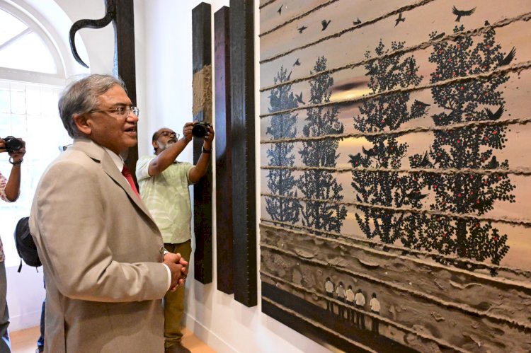 കേരളം ലോകത്തിന് മാതൃകയെന്ന് മുഖ്യ തിരഞ്ഞെടുപ്പ് കമ്മീഷണർ ഗ്യാനേഷ് കുമാർ കൊച്ചി ബിനാലെ സന്ദർശിച്ചും