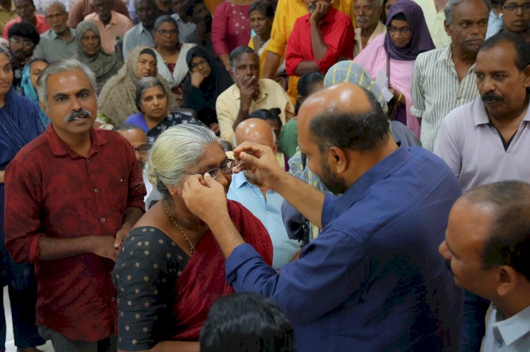 ജനകീയ ആരോഗ്യമാതൃകയായി ഒപ്പം മെഡിക്കൽ ക്യാമ്പ് 2700 ഓളം പേർക്ക് സൗജന്യ കണ്ണടകൾ വിതരണം ചെയ്തു