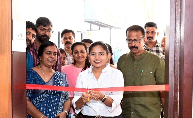 പോസ്റ്റൽ ബാലറ്റ് വിതരണം കാക്കനാട് ക്ലിയറൻസ് സെന്റർ പ്രവർത്തനം ആരംഭിച്ചു ഉദ്ഘാടനം ചെയ്ത് ജില്ലാ കളക്ടർ