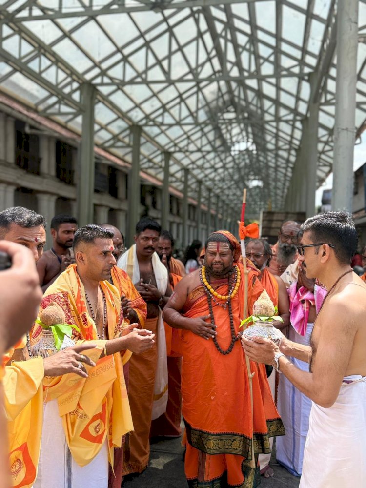 ​ഹൈന്ദവ അവകാശ സംരക്ഷണയാത്ര സമാപിച്ചു ​സാധു കൃഷ്ണാനന്ദ സരസ്വതി മഹാരാജിന് ആദിത്യവർമ്മ തമ്പുരാന്റെ സ്വീകരണം