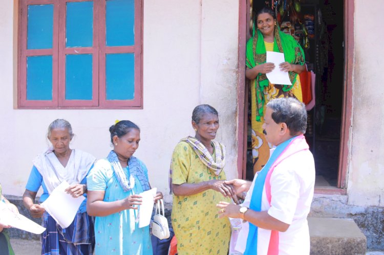 നെടുമൺകാവ് ഗോപാലകൃഷ്ണന്റെ പര്യടനം തെന്മലയിൽ നിന്ന് ആരംഭിച്ചു കുട്ടികൾക്കൊപ്പം ക്രിക്കറ്റ് കളിച്ച് വോട്ടഭ്യർത്ഥന