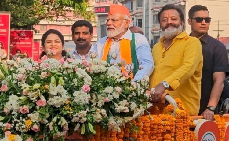 തൃശൂരിൽ കരുത്ത് കാട്ടി മോദിയുടെ റോഡ് ഷോ