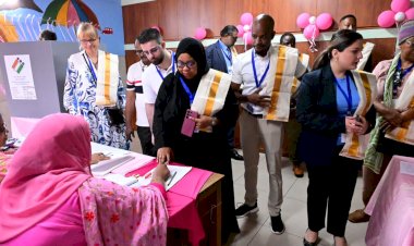 തിരഞ്ഞെടുപ്പ് ഒരുക്കങ്ങൾ വിലയിരുത്താൻ അന്താരാഷ്ട്ര പ്രതിനിധി സംഘം എറണാകുളത്ത് പാലാരിവട്ടത്തെ പിങ്ക് ബൂത്ത് സന്ദർശിച്ചു