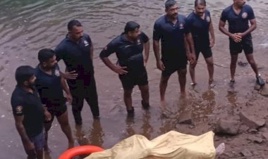 മൂവാറ്റുപുഴയിൽ പുഴയിൽ ഒഴുക്കിൽപ്പെട്ട വിദ്യാർത്ഥികളിൽ ഒരാളുടെ മൃതദേഹം കണ്ടെത്തി രണ്ടാമന് വേണ്ടി തിരച്ചിൽ തുടരുന്നു