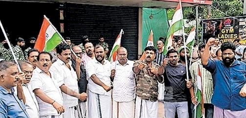 വോട്ടർമാർക്ക് വിഷുക്കിറ്റ് വിതരണം തൃശൂരിൽ ബിജെപിക്കെതിരെ കേസ്; സൂപ്പർമാർക്കറ്റ് തിരഞ്ഞെടുപ്പ് വിഭാഗം അടപ്പിച്ചു