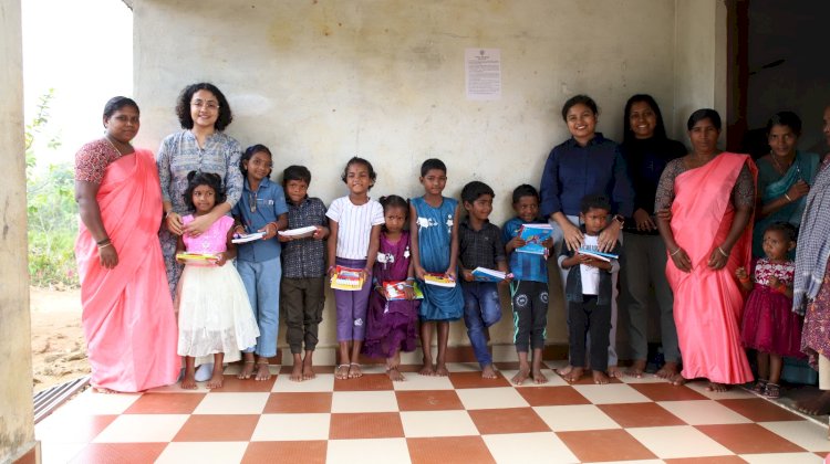 വോട്ടവകാശം വിനിയോഗിക്കൂ ഗോത്രമേഖലകളിൽ ആവേശമായി എറണാകുളം ജില്ലാ കളക്ടറുടെ സന്ദർശനം