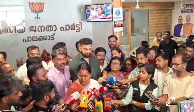 എന്നെ കുടുക്കാൻ ശ്രമം, വോട്ടർമാരെ അപമാനിക്കുന്നു പണം നൽകൽ വിവാദത്തിൽ ആഞ്ഞടിച്ച് ശോഭാ സുരേന്ദ്രൻ