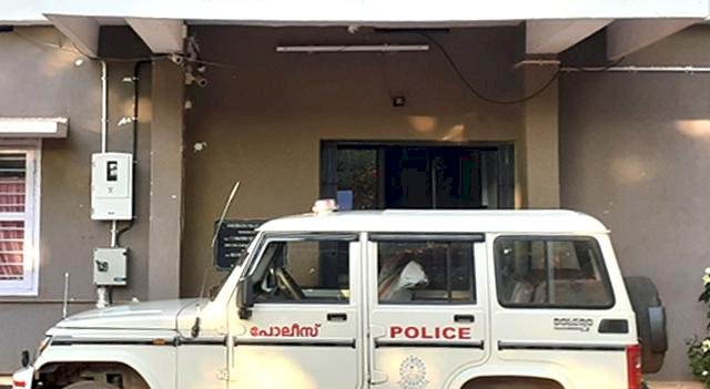 ​സാമ്പത്തിക തർക്കം ചെറുതോണിയിൽ യുവാവിന് കുത്തേറ്റു പെൺസുഹൃത്ത് ഉൾപ്പെടെ നാലുപേർ പിടിയിൽ