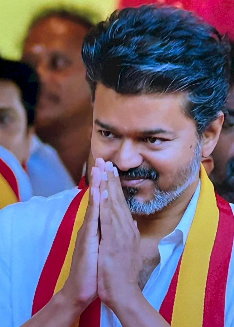 ​മാസം 2500 രൂപ, സൗജന്യ സിലിണ്ടർ വൻ വാഗ്ദാനങ്ങളുമായി വിജയിന്റെ ടിവികെ പ്രകടനപത്രിക