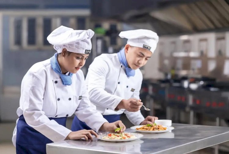 ഹോട്ടൽ മാനേജ്‌മെന്റ് പഠിക്കാൻ താല്പര്യമുണ്ടോ കോഴിക്കോട് SIHM ൽ സൗജന്യ പരിശീലനം