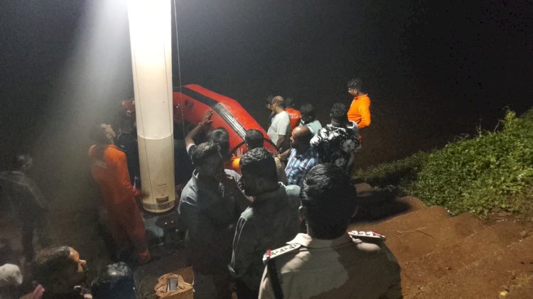 മൂവാറ്റുപുഴ വള്ളിക്കടവിൽ അപകടം പുഴയിൽ വീണ പ്ലസ് ടു വിദ്യാർത്ഥികൾക്കായി തിരച്ചിൽ തുടരുന്നു