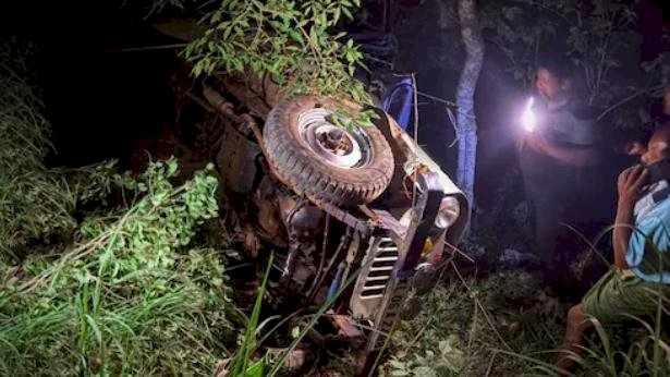 ഇടുക്കിയിൽ വിവാഹസംഘം സഞ്ചരിച്ച ജീപ്പ് കൊക്കയിലേക്ക് മറിഞ്ഞു ആറുമാസം പ്രായമുള്ള കുഞ്ഞടക്കം രണ്ടുപേർക്ക് ദാരുണാന്ത്യം