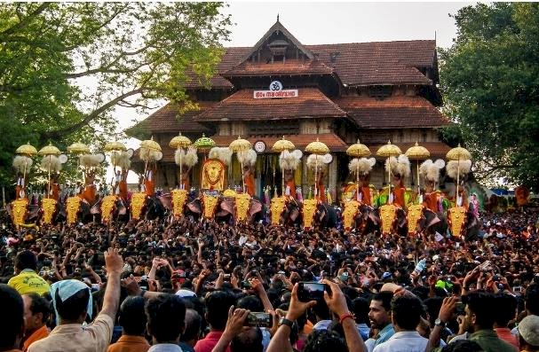 ​സുരക്ഷാക്കോട്ടയിൽ പൂരനഗരി 4250 പോലീസുകാർ, ആന്റി ഡ്രോൺ സംവിധാനം; തൃശൂർ പൂരം സുരക്ഷിതമാക്കാൻ വൻ സന്നാഹം