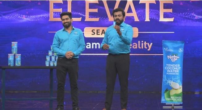 ആശുപത്രിയിലെ വിലക്കിൽ നിന്ന് വിരിഞ്ഞ 100 കോടിയുടെ സംരംഭം തൃശൂർ സ്വദേശികളുടെ ഇൻസ്റ്റന്റ് കരിക്കിൻ വെള്ളം നാച്ചുറപ്പ് ഹിറ്റാകുന്നു