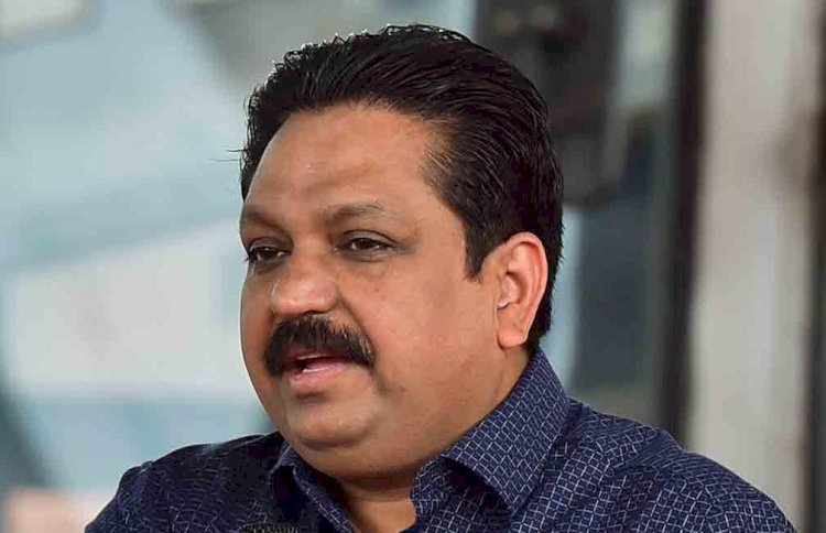 വിരമിച്ചിട്ടും കാറിൽ ത്രീ സ്റ്റാർ മുൻ ഡിജിപി ടോമിൻ തച്ചങ്കരിക്ക് മോട്ടോർ വാഹന വകുപ്പിന്റെ പിഴ