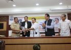 സിവിൽ സർവീസ് പരീക്ഷ 34 രഹസ്യങ്ങൾ ഋഷിരാജ് സിംഗിന്റെ പുസ്തകം രമേശ് ചെന്നിത്തല പ്രകാശനം ചെയ്തു