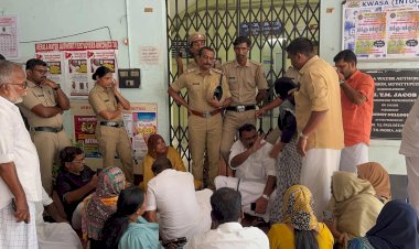 പായിപ്രയിൽ കുടിവെള്ളത്തിനായി ജനങ്ങൾ വലയുന്നു; വാട്ടർ അതോറിറ്റി ഓഫീസിലേക്ക് യു.ഡി.എഫ് സമരം