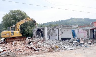 പൂപ്പാറയിൽ വൻ കുടിയൊഴിപ്പിക്കൽ 85 കെട്ടിടങ്ങളും 29 വീടുകളും പൊളിച്ചുനീക്കി പുനരധിവാസം അനിശ്ചിതത്വത്തിൽ