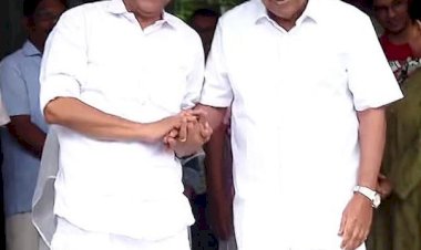 പിണറായിയെ വസതിയിലെത്തി കണ്ട് വി.ഡി. സതീശൻ സത്യപ്രതിജ്ഞയ്ക്ക് ക്ഷണിച്ചു, പിന്തുണ തേടി