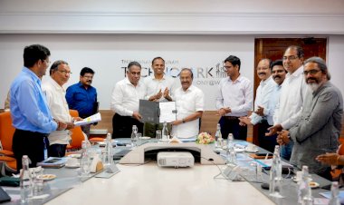 കേരളത്തിലെ ഐടി മേഖലയ്ക്ക് പുത്തൻ ഉണർവ് മന്ത്രി പി.കെ കുഞ്ഞാലിക്കുട്ടിയുടെ വരവിന് പിന്നാലെ ഉന്നതതല യോഗം ചേർന്നു