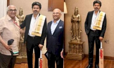 വിജയിക്ക് വിരാട് കോലി ഒപ്പിട്ട ക്രിക്കറ്റ് ബാറ്റ് സമ്മാനമായി നൽകി എം.ആർ.എഫ് ചെയർപേഴ്സൺ കെ.എം. മാമൻ