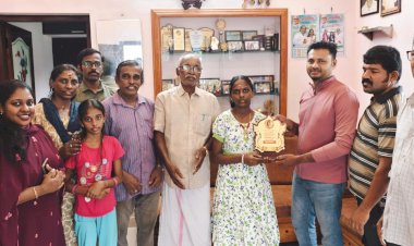 മൂവാറ്റുപുഴയിൽ എസ്.എസ്.എൽ.സി പ്രതിഭകളെ അനുമോദിച്ച് സി.പി.ഐ പുളിഞ്ചോട് ബ്രാഞ്ച്