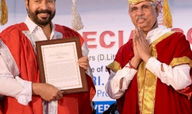 മമ്മൂട്ടിക്ക് എംജി സർവകലാശാലയുടെ ഡി ലിറ്റ് ഗവർണർ രാജേന്ദ്ര അർലേക്കറിൽ നിന്നും ബിരുദം സ്വീകരിച്ചു