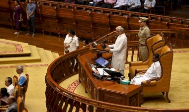 വന്ദേമാതരത്തിൽ കല്ലുകടി, വിദ്യാർത്ഥിനികൾക്ക് ആർത്തവ അവധി യുഡിഎഫ് സർക്കാരിന്റെ ആദ്യ നയപ്രഖ്യാപനത്തിൽ വൻ പ്രഖ്യാപനങ്ങളുമായി ഗവർണർ