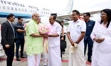 ഉപരാഷ്ട്രപതി സി.പി. രാധാകൃഷ്ണൻ കേരളത്തിലെത്തി മുഖ്യമന്ത്രി വി.ഡി. സതീശനും ഗവർണറും ചേർന്ന് സ്വീകരിച്ചു