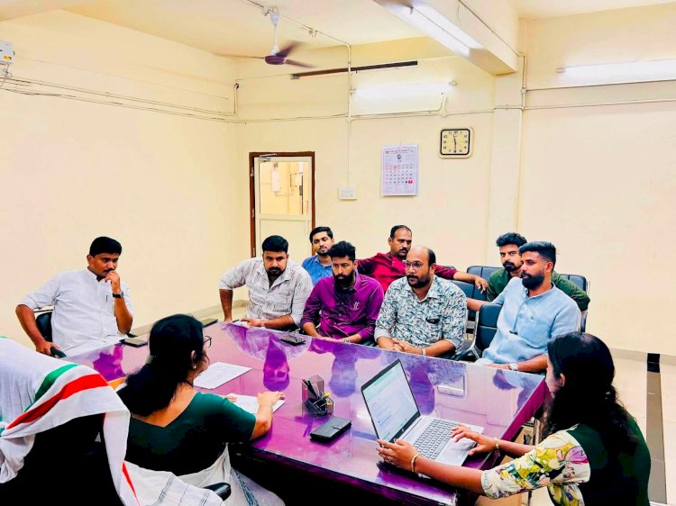 മാലിന്യക്കൂമ്പാരമായി കോതമംഗലം നഗരസഭയുടെ കെടുകാര്യസ്ഥതയ്ക്കെതിരെ DYFI പ്രതിഷേധമിരമ്പി