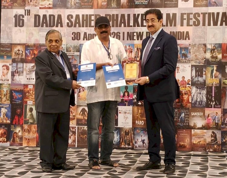 നിമിഷ സജയൻ ചിത്രം എന്ന വിലൈക്ക് അന്താരാഷ്ട്ര പുരസ്‌കാരം സജീവ് പാഴൂർ വീണ്ടും മികച്ച തിരക്കഥാകൃത്ത്